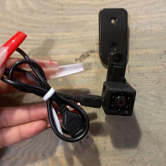 SQ11 Mini DV camera - Picture 2 of 2